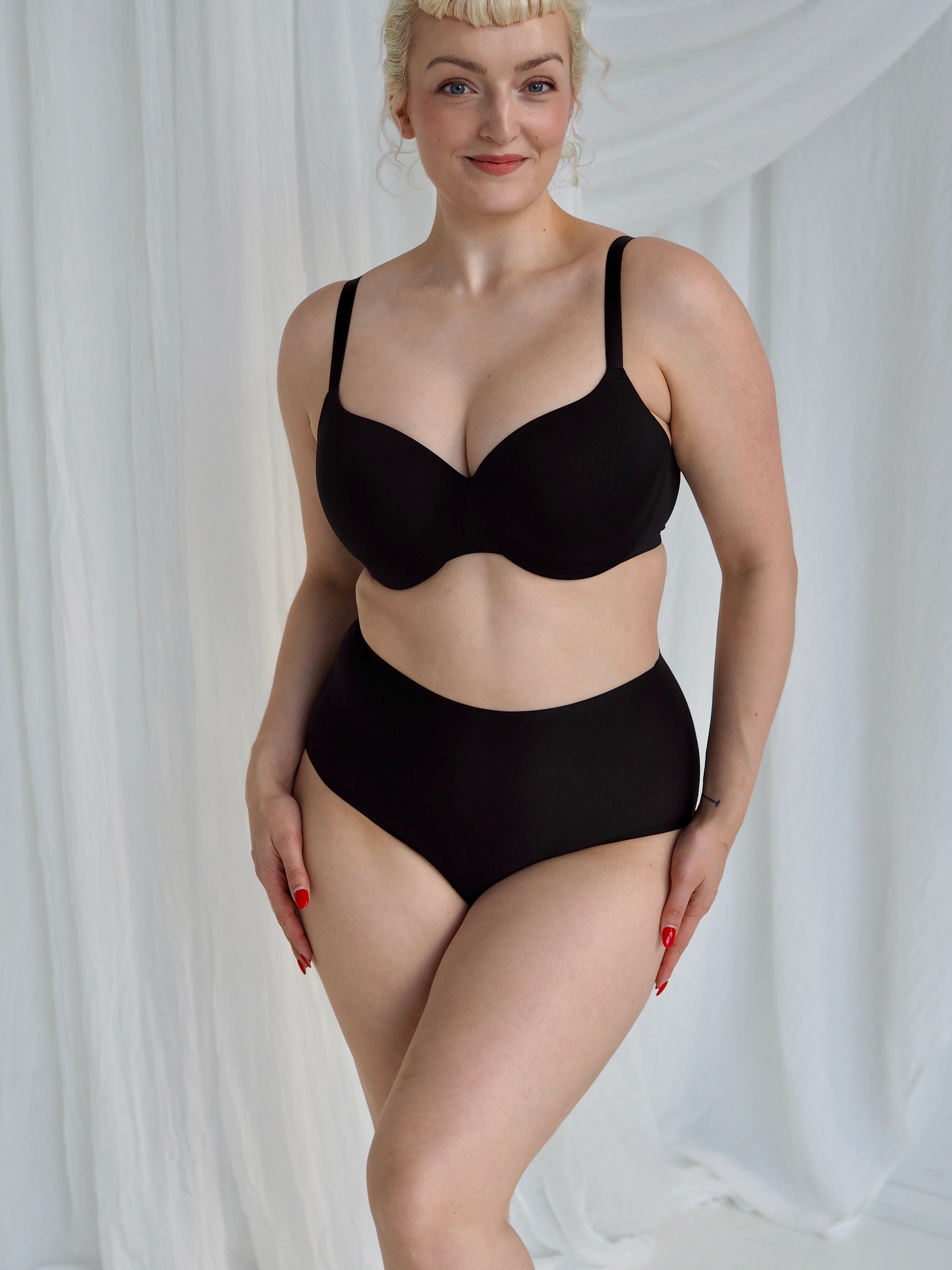 365 t-paitarintaliivi musta