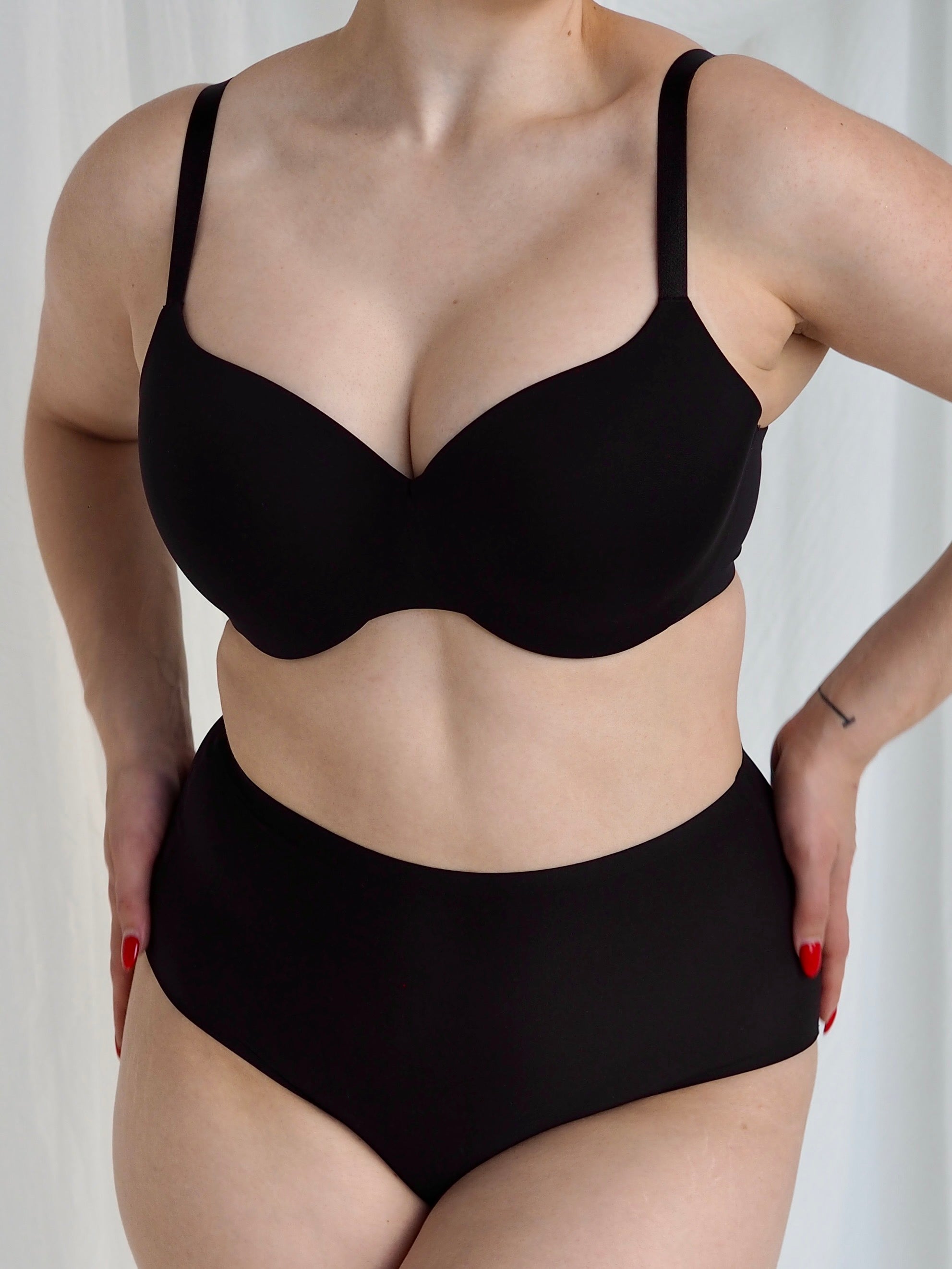 365 t-paitarintaliivi musta