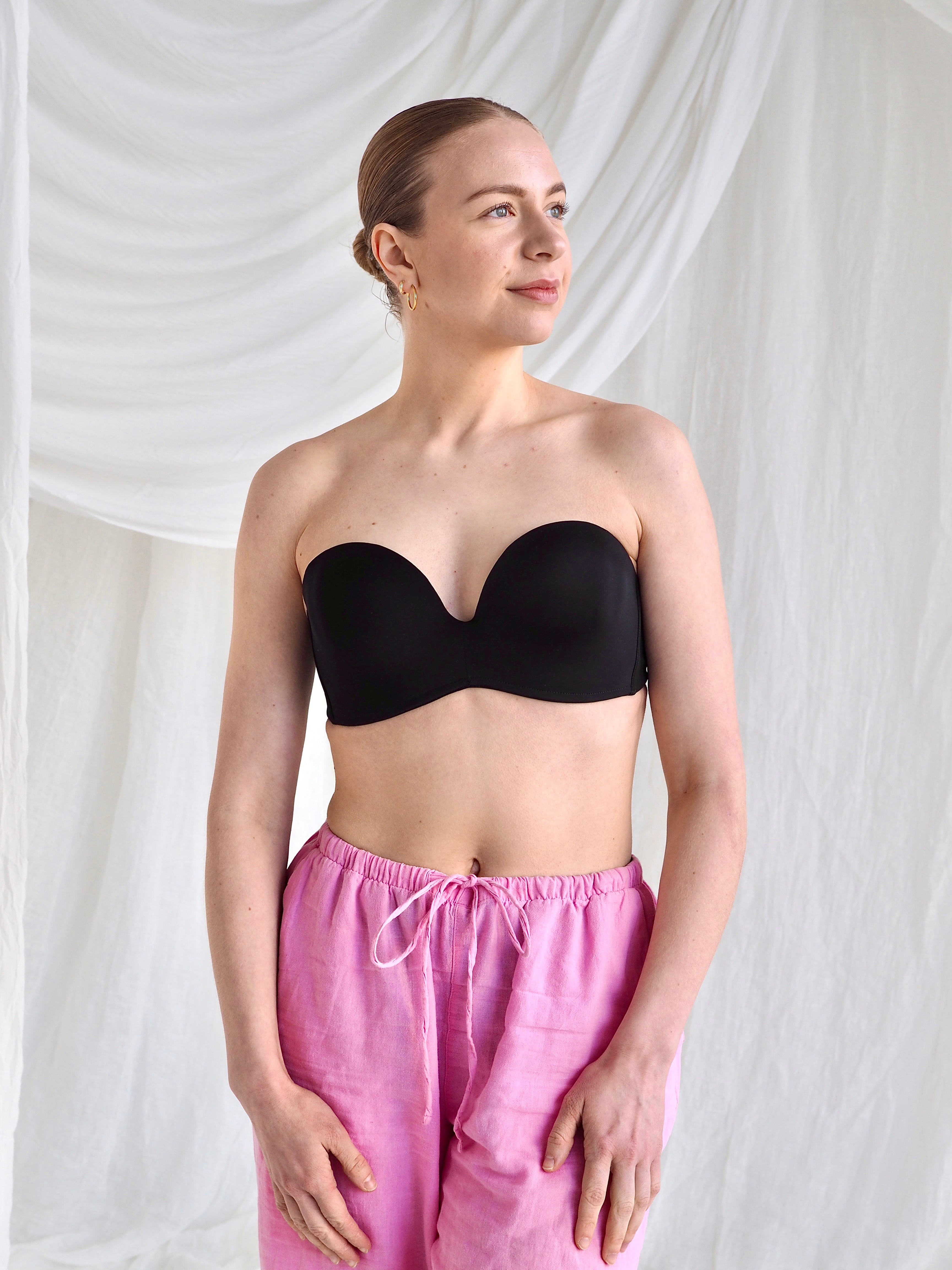 Ultimate Strapless Mustat Olkaimettomat Rintaliivit