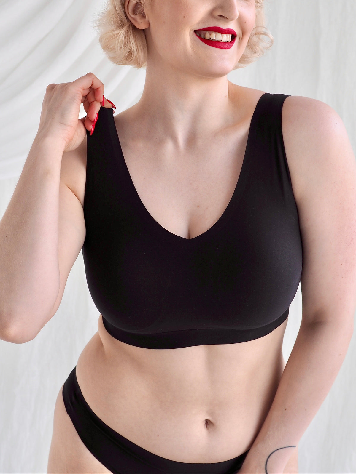 Soft Stretch bralette musta