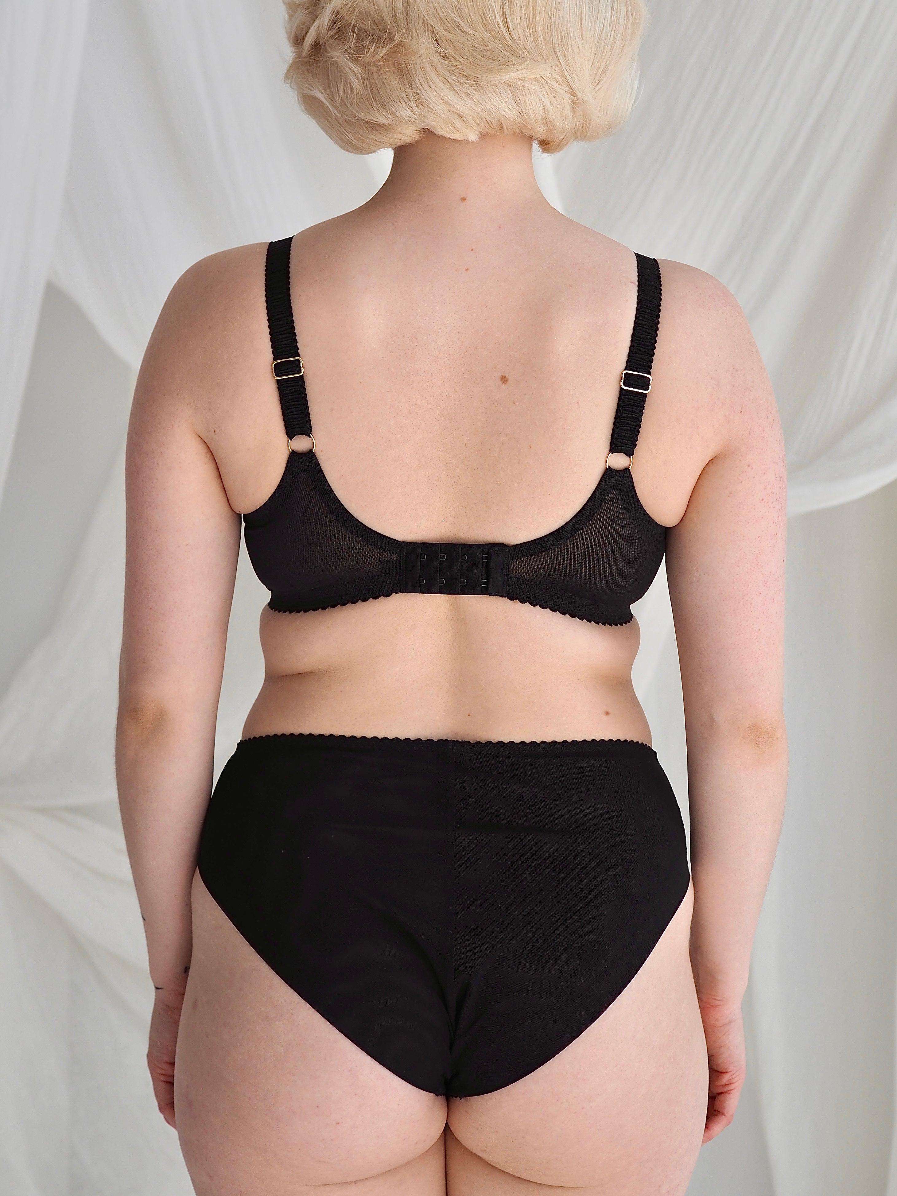 Liberty plunge-liivi musta