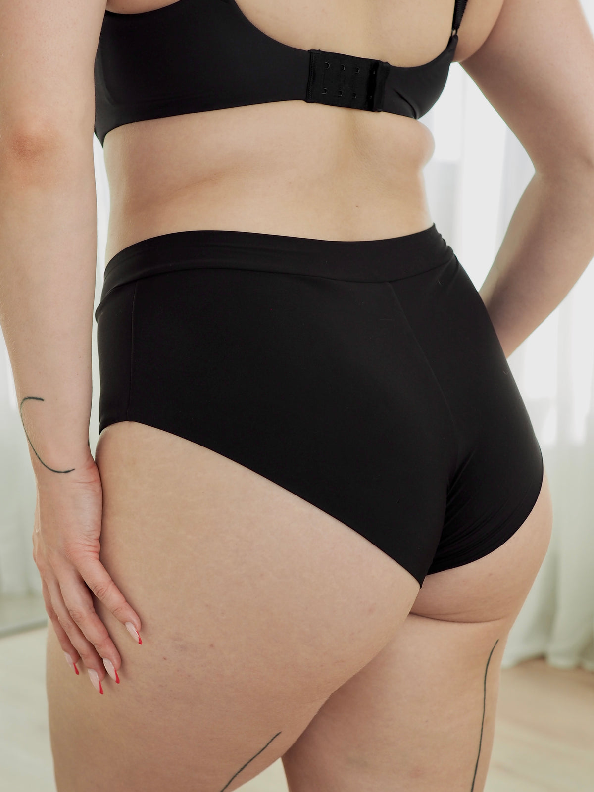 Body korkeavyötäröiset alushousut musta
